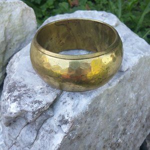 Vintage 1960s hammered copper bangle